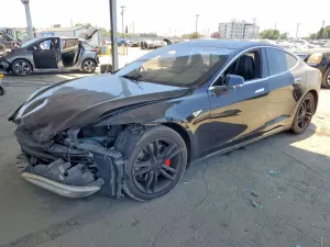 Tesla Model S 2015