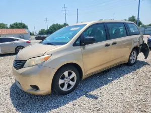 Toyota Sienna 3.5L 6 2011