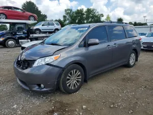 Toyota Sienna 3.5L 6 2013