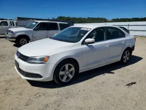 Volkswagen Jetta 2.0L 4 2014