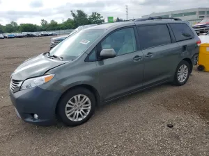 Toyota Sienna 3.5L 6 2013