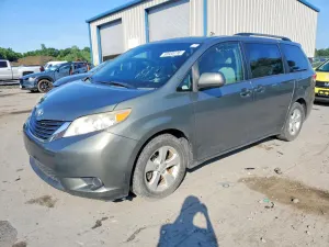 Toyota Sienna 3.5L 6 2012