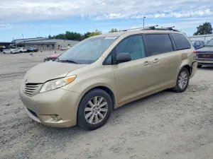 Toyota Sienna 3.5L 6 2011