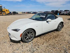 Mazda MX-5 (Miata) 2.0L 4 2022