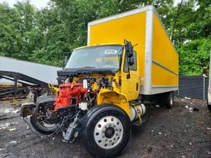 International DuraStar / 4000 6.7L 6 2018