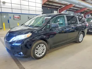 Toyota Sienna 3.5L 6 2017
