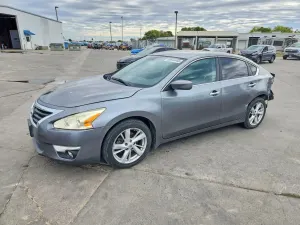 Nissan Altima 2.5L 4 2015