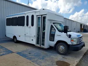 Ford Econoline 6.8L 10 2015