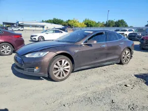 Tesla Model S 2013