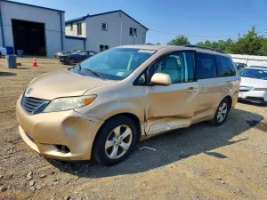 Toyota Sienna 3.5L 6 2012