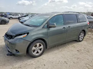 Toyota Sienna 3.5L 6 2013