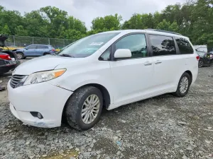 Toyota Sienna 3.5L 6 2012