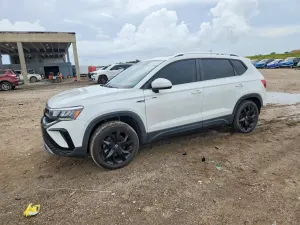 Volkswagen Taos 1.5L 4 2022