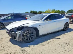 Tesla Model S 2013