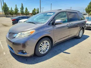 Toyota Sienna 3.5L 6 2017