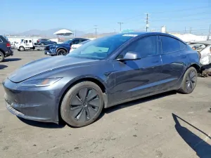 Tesla Model 3 2024
