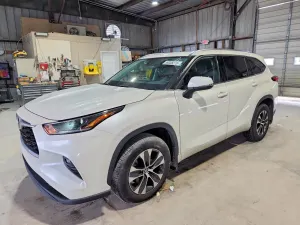 Toyota Highlander 3.5L 6 2021