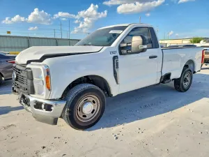 Ford F-250 6.8L 8 2023