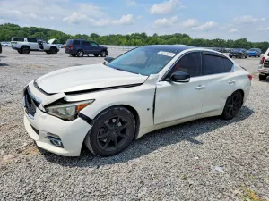 Infiniti Q50 3.7L 6 2015