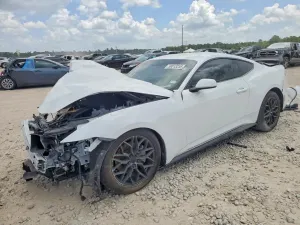Ford Mustang 2.3L 4 2025