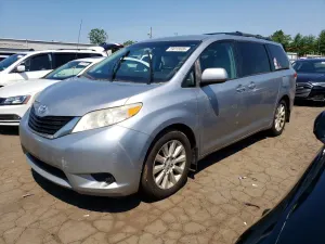 Toyota Sienna 3.5L 6 2011