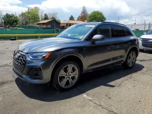 Audi Q5 2.0L 4 2025