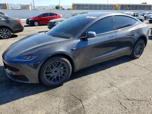 Tesla Model 3 2025