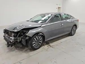 Nissan Altima 2.5L 4 2025