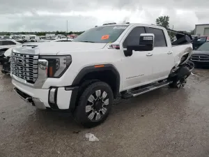 GMC Sierra K2500 DENALI 6.6L 8 2024