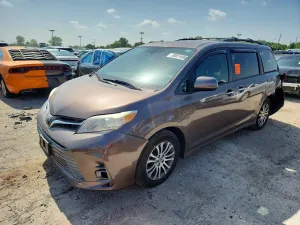 Toyota Sienna 3.5L 6 2018