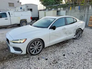 Volvo S60 2.0L 4 2020
