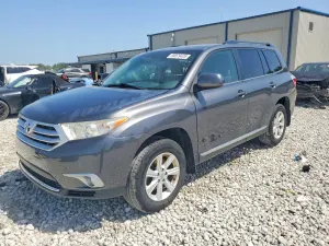 Toyota Highlander 3.5L 6 2013
