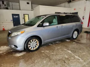 Toyota Sienna 3.5L 6 2012