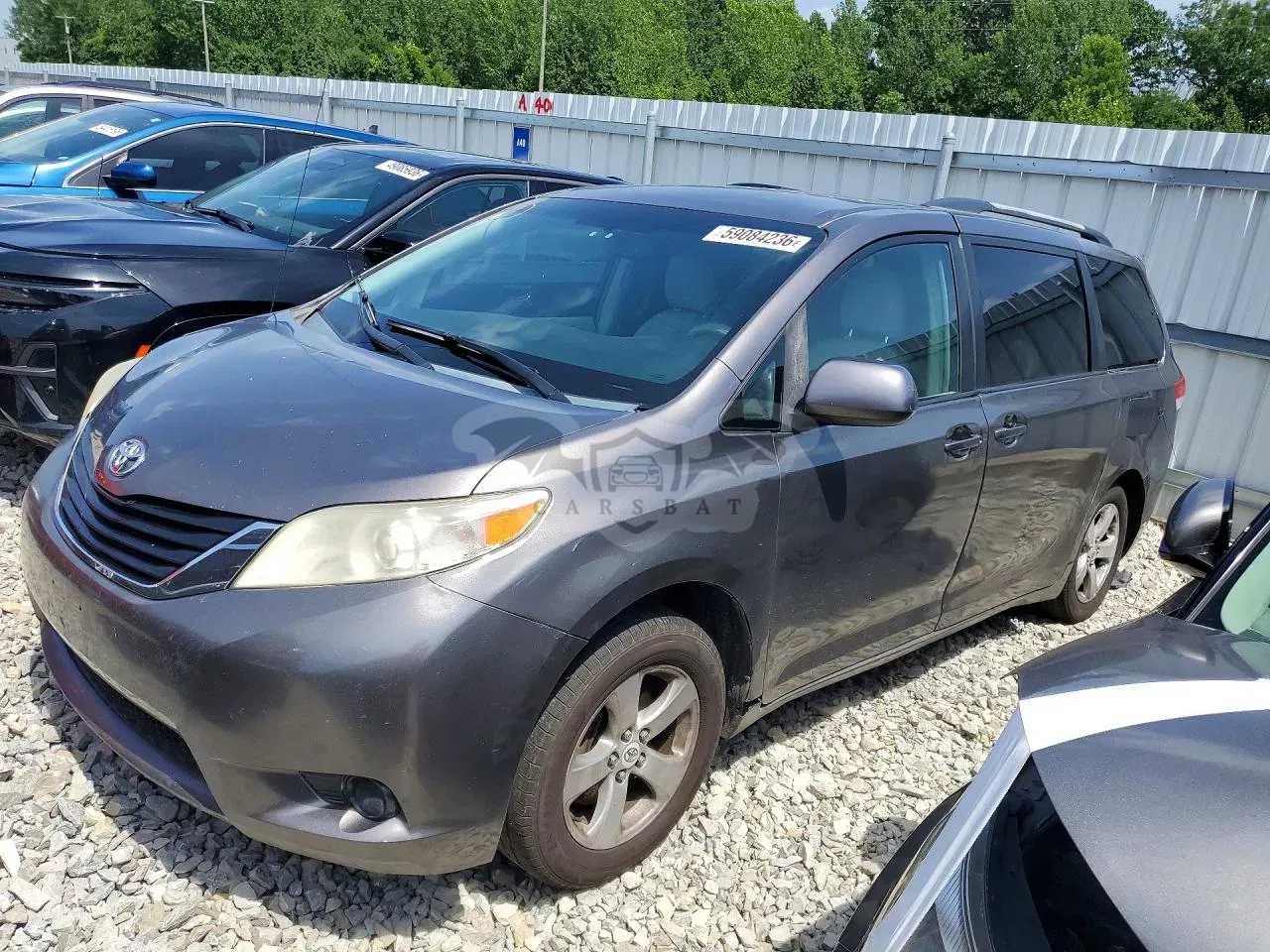 Toyota Sienna 3.5L 6 2011