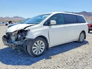 Toyota Sienna 3.5L 6 2014