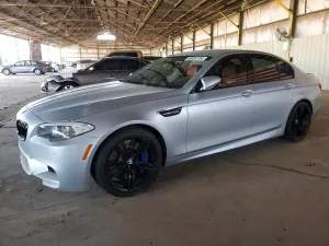 BMW M5 4.4L 8 2013