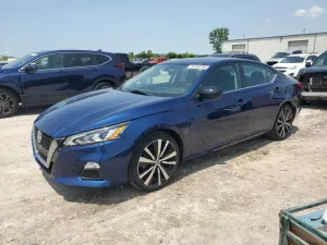 Nissan Altima SR 2.5L 4 2021