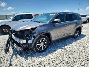 Toyota Highlander 3.5L 6 2017