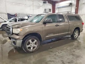 Toyota Tundra 4.6L 8 2013