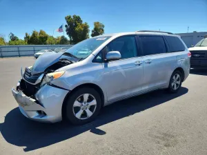 Toyota Sienna 3.5L 6 2012