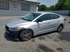 Hyundai Elantra 2.0L 4 2017