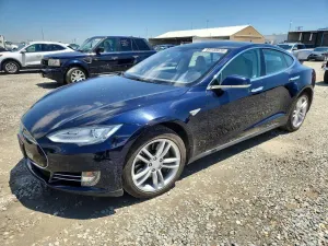 Tesla Model S 2013