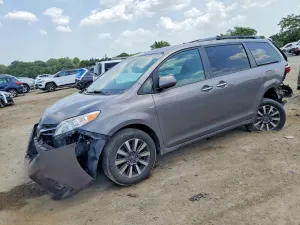 Toyota Sienna 3.5L 6 2018