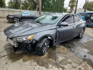 Nissan Altima 2.5L 4 2021