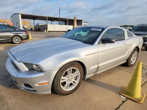 Ford Mustang 3.7L 6 2014