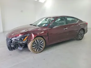 Nissan Altima 2.5L 4 2025