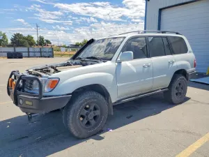 Toyota Land Cruiser 4.7L 8 2000