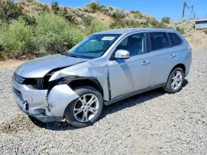 Mitsubishi Outlander 2.4L 4 2014