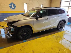 Toyota Highlander 2.4L 4 2024