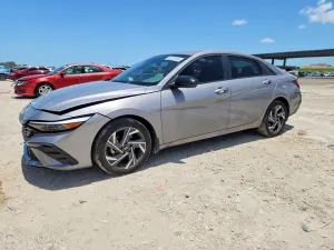 Hyundai Elantra 2.0L 4 2025